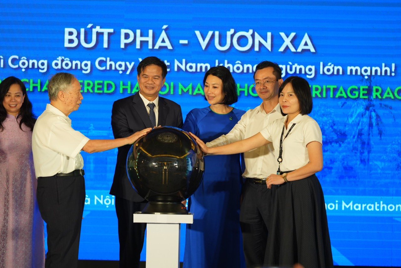 Standard Chartered Marathon Di sản Hà Nội 2024: Bứt phá vươn xa, điểm giao thoa văn hoá & thể thao- Ảnh 4.