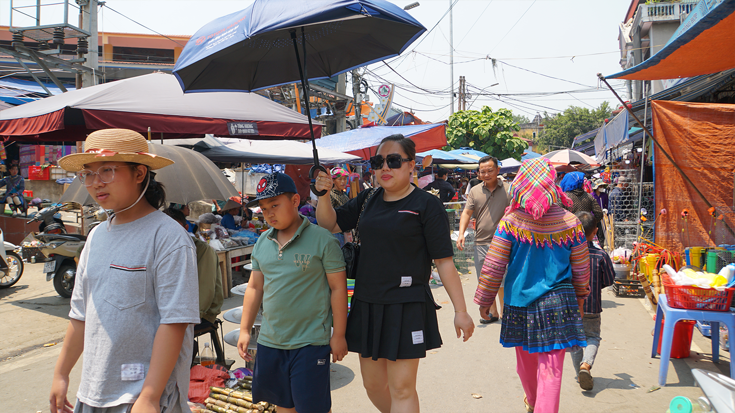 Lên Bắc Hà - cùng du khách khám phá sắc màu chợ phiên- Ảnh 5.