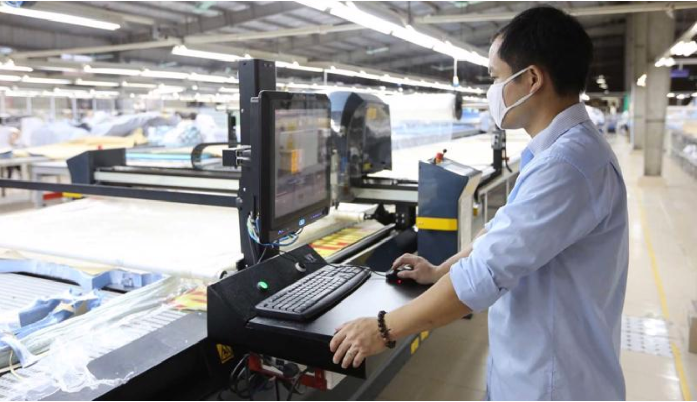 Tỉnh Đồng Nai đề nghị các doanh nghiệp công nghiệp quyết tâm hơn trong chuyển đổi công nghệ. Ảnh: T.L Tỉnh Đồng Nai đề nghị các doanh nghiệp công nghiệp quyết tâm hơn trong chuyển đổi công nghệ. Ảnh: T.L