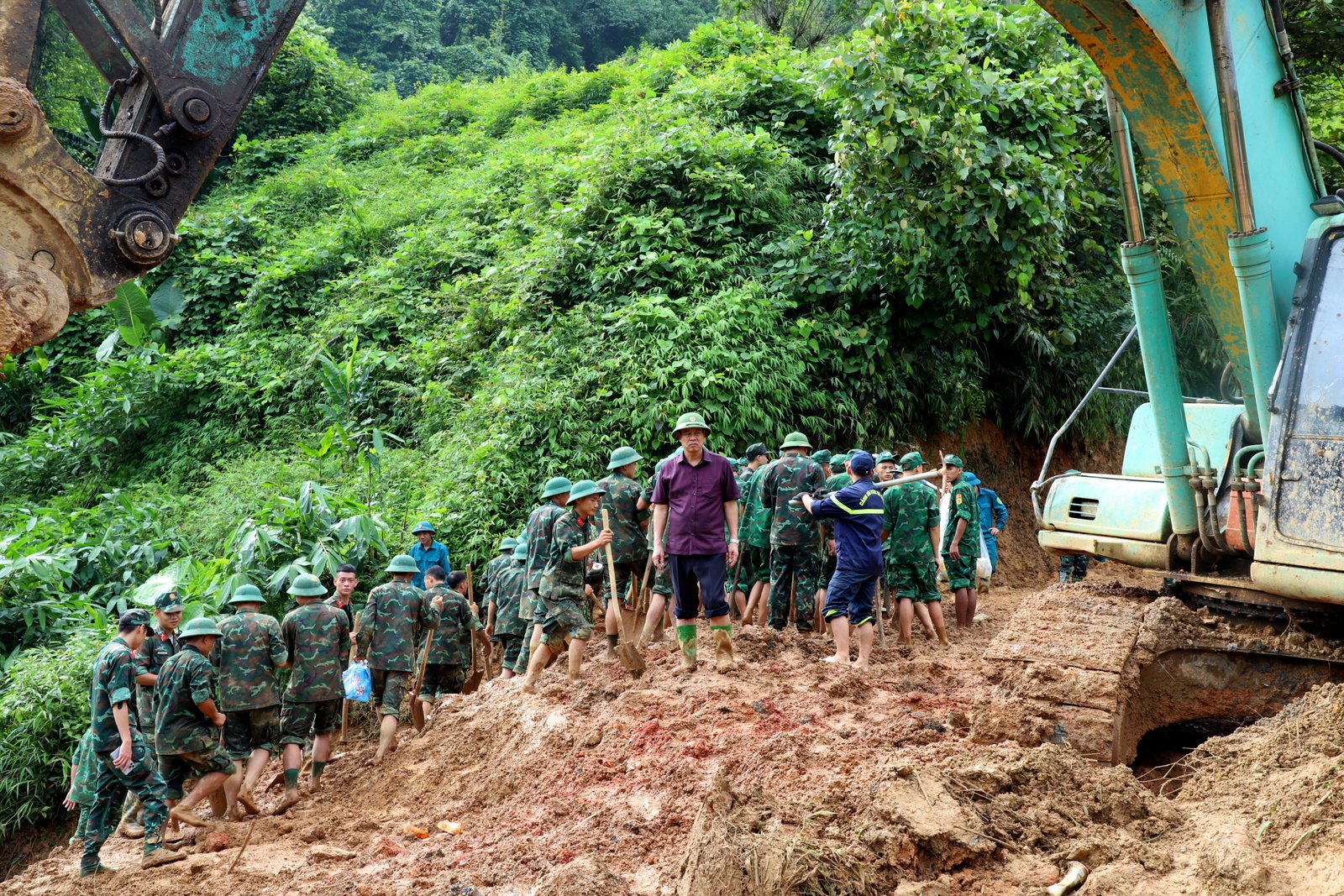 TIN NÓNG 24 GIỜ QUA: Giết người nghi do ghen tuông; phá thêm đường dây cá độ bóng đá trăm tỷ- Ảnh 12.