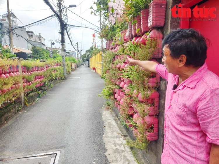 Dân tình săn tìm căn nhà màu hồng có hàng trăm chậu cây cảnh sơn màu hồng của một người Sài Gòn- Ảnh 8.