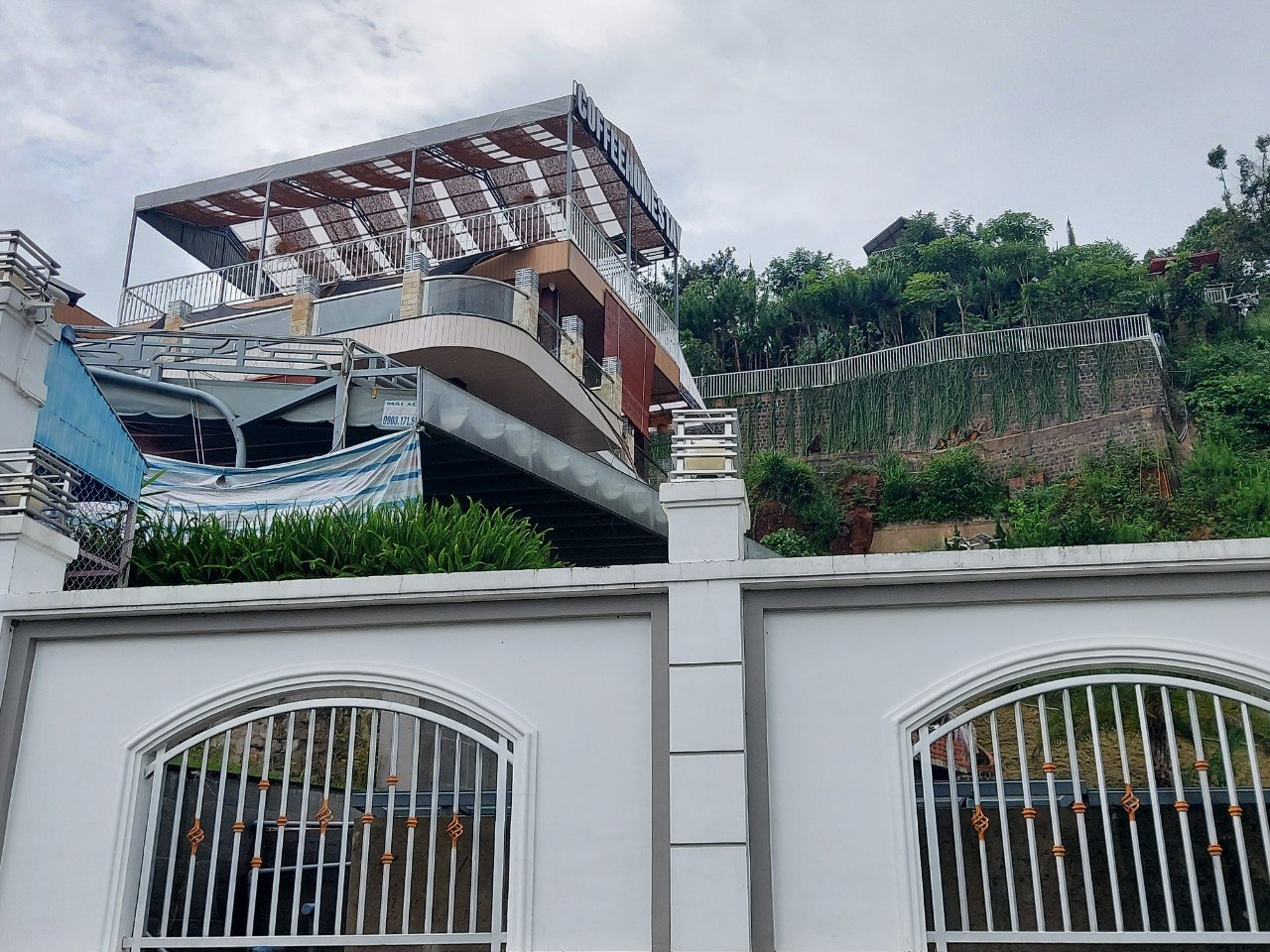 Đề phòng sạt lở đất, di dời nhiều hộ dân ra khỏi khu vực nguy hiểm ở Lâm Đồng- Ảnh 6.