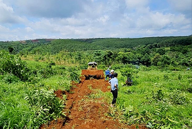 Cưỡng chế thu hồi đất cụm công nghiệp bỏ hoang biến thành khu dân cư- Ảnh 2.