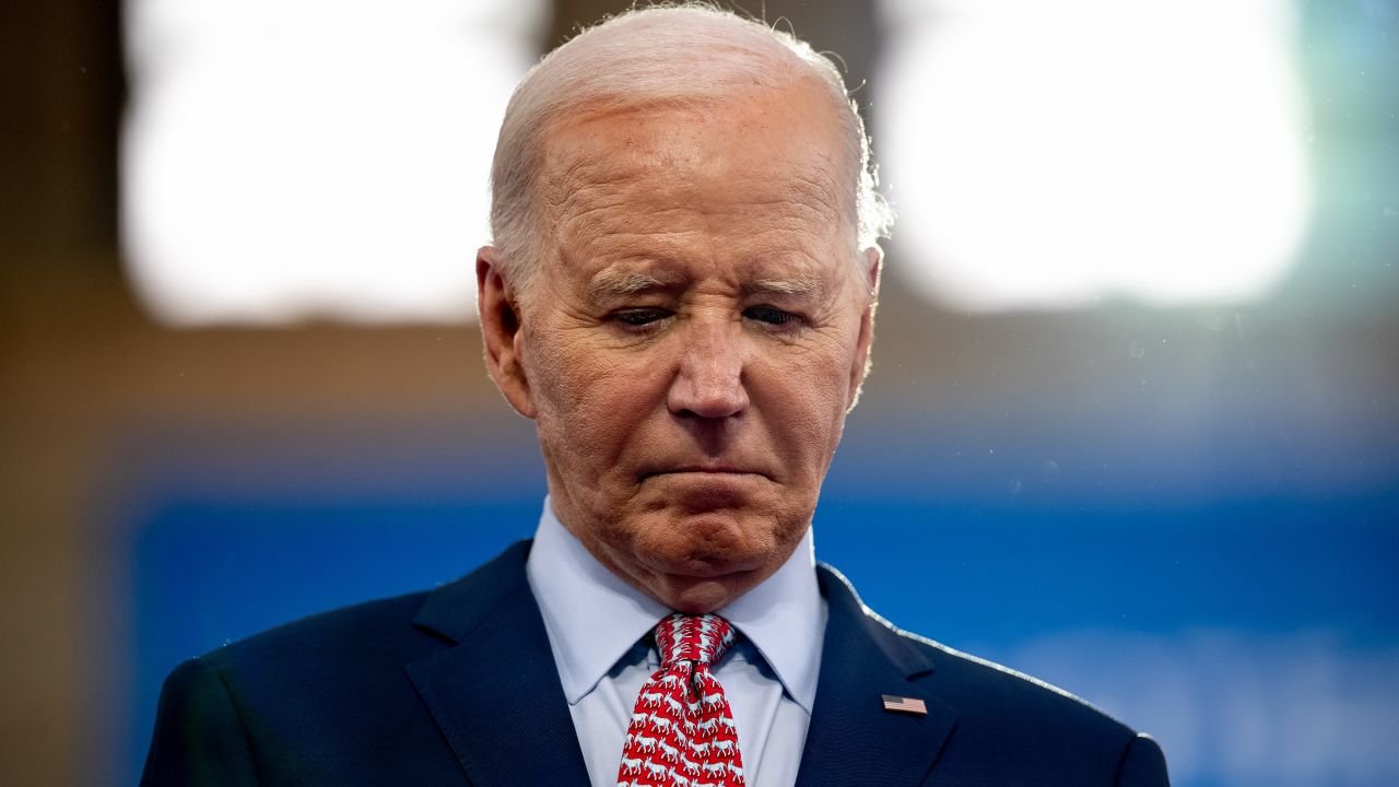 Bật mí người đã thuyết phục ông Biden rút khỏi cuộc đua tranh cử tổng thống Mỹ- Ảnh 1.