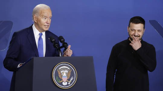 Biden gây sửng sốt khi nhầm lẫn Zelensky với Putin- Ảnh 1.