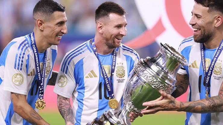 Dàn sao Tây Ban Nha vô địch EURO, vẫn lo bị Messi 