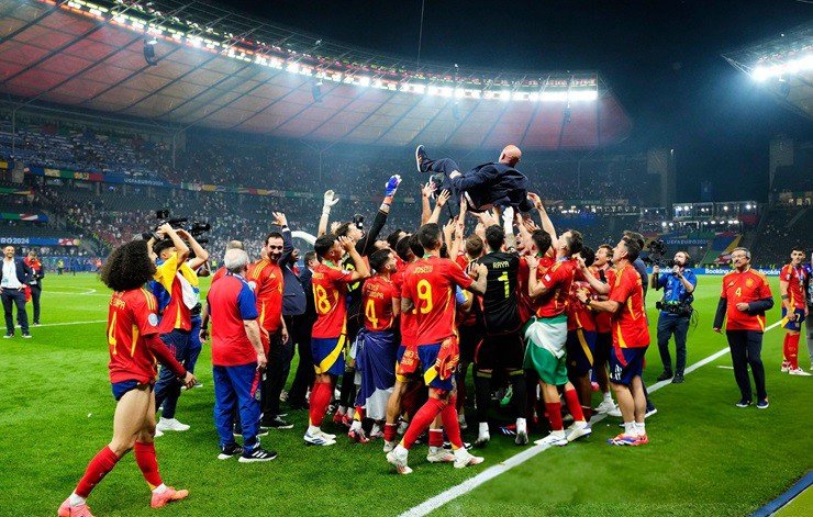 Tây Ban Nha ăn mừng vô địch EURO 2024: Fan Tây Ban Nha ăn mừng vô địch EURO 2024: Fan