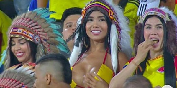 Mặc sexy, CĐV Colombia gây sốt ở Copa America 2024- Ảnh 1.