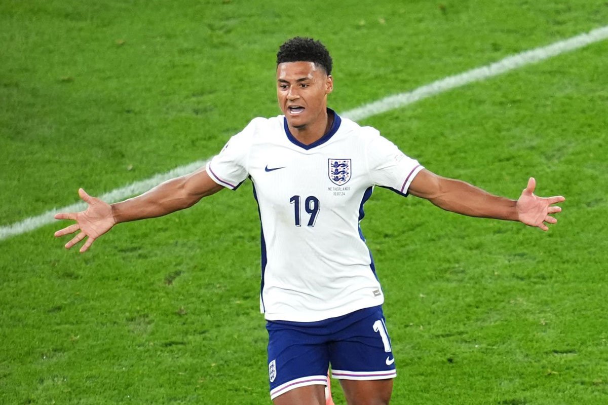 Ollie Watkins thi đấu 30 phút, dứt điểm 2 lần vẫn ghi nhiều bàn hơn Ronaldo- Ảnh 1.