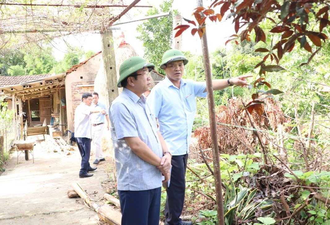 Sạt lở bờ sông Cầu, Phó Chủ tịch UBND tỉnh Thái Nguyên đề nghị Phú Bình chủ động ứng phó- Ảnh 2.