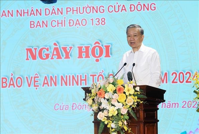 Chủ tịch nước Tô Lâm dự ngày hội toàn dân bảo vệ an ninh Tổ quốc tại phường Cửa Đông- Ảnh 5.