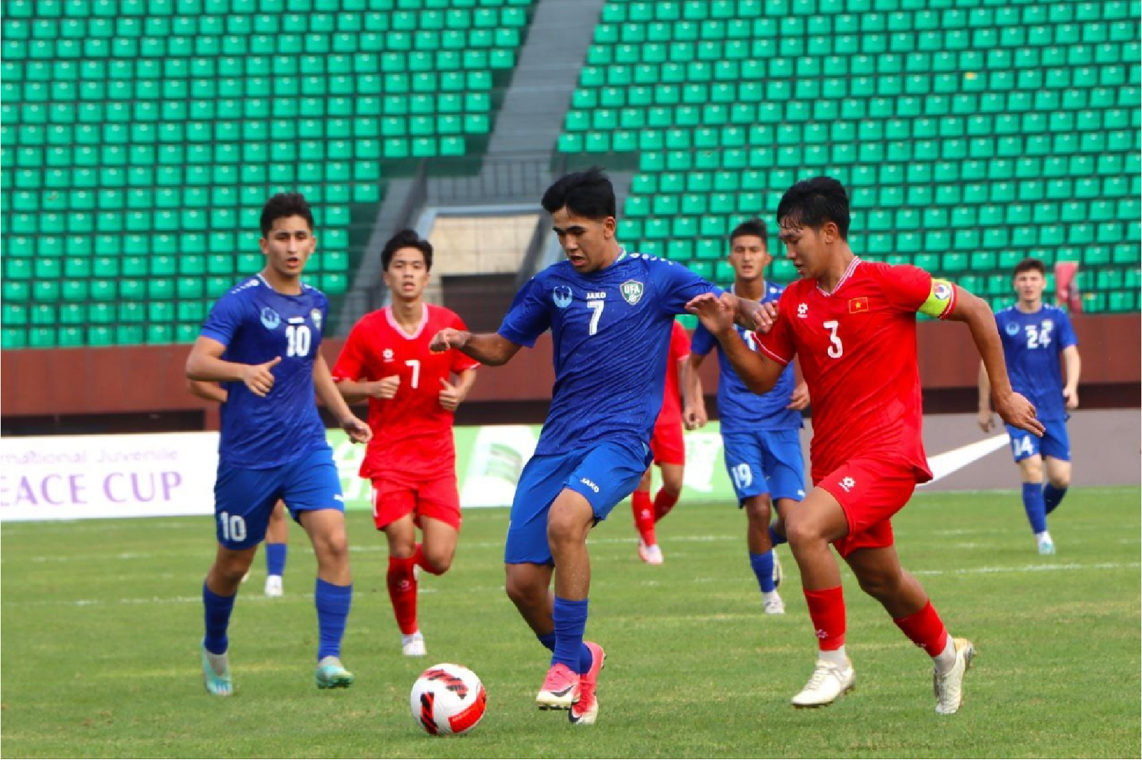 HLV Cristiano Roland nói gì sau khi U16 Việt Nam vùi dập U16 Uzbekistan? - Ảnh 2.