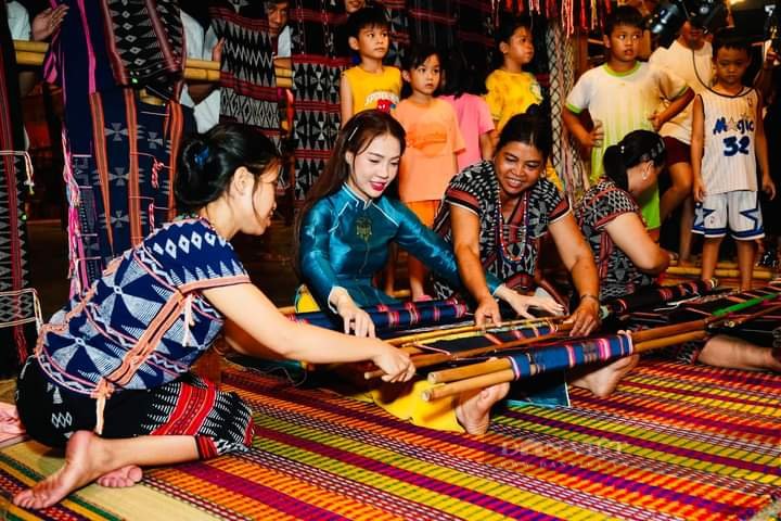 Quảng Nam chính thức khai mạc Festival Nghề truyền thống 2024- Ảnh 3.