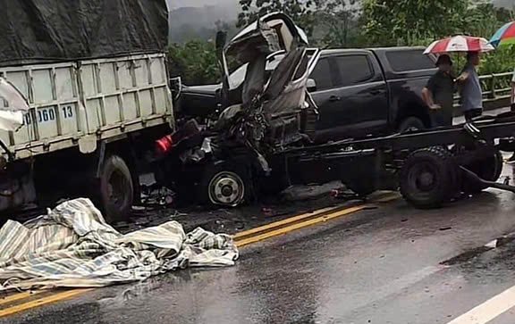 Tai nạn liên hoàn trên cao tốc Nội Bài - Lào Cai khiến 1 người tử vong - Ảnh 2.