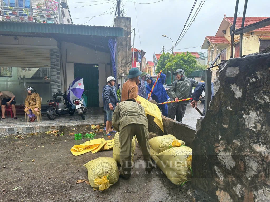 Quảng Ninh có 2.083 nhà bị tốc mái do bão Yagi, nhiều nơi vẫn mất điện- Ảnh 4.