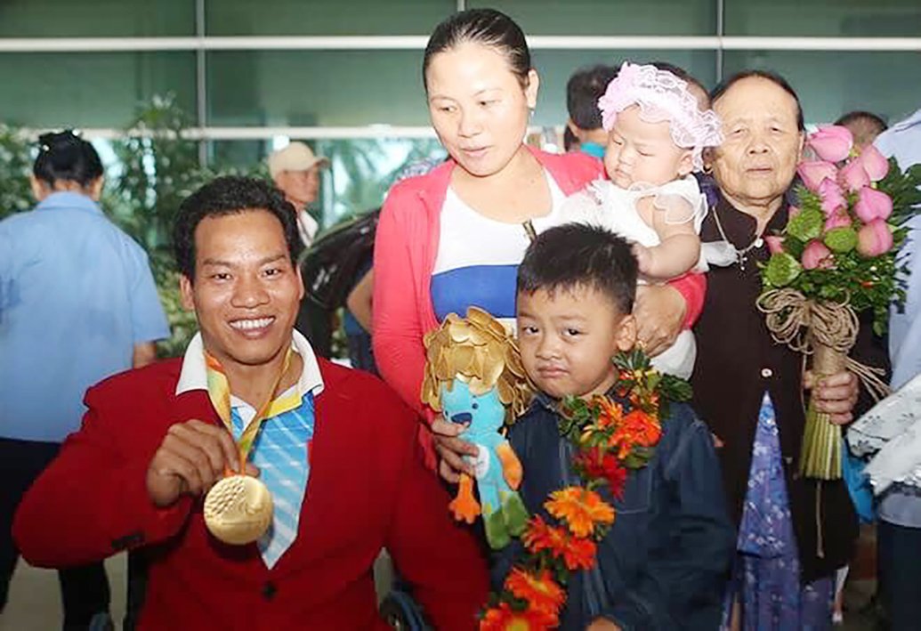 Lực sĩ Lê Văn Công: Ba năm ăn cơm chay 