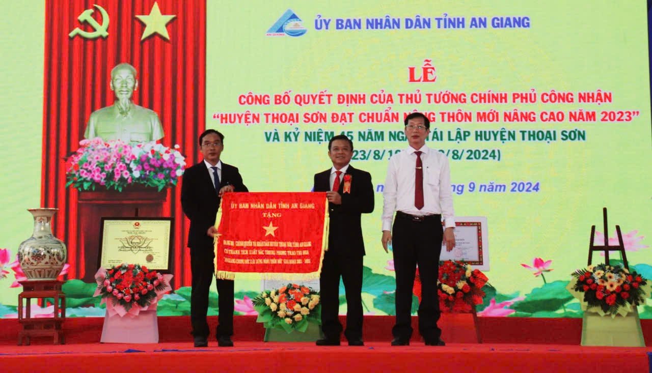 An Giang: Huyện Thoại Sơn đạt chuẩn nông thôn mới nâng cao - Ảnh 4.