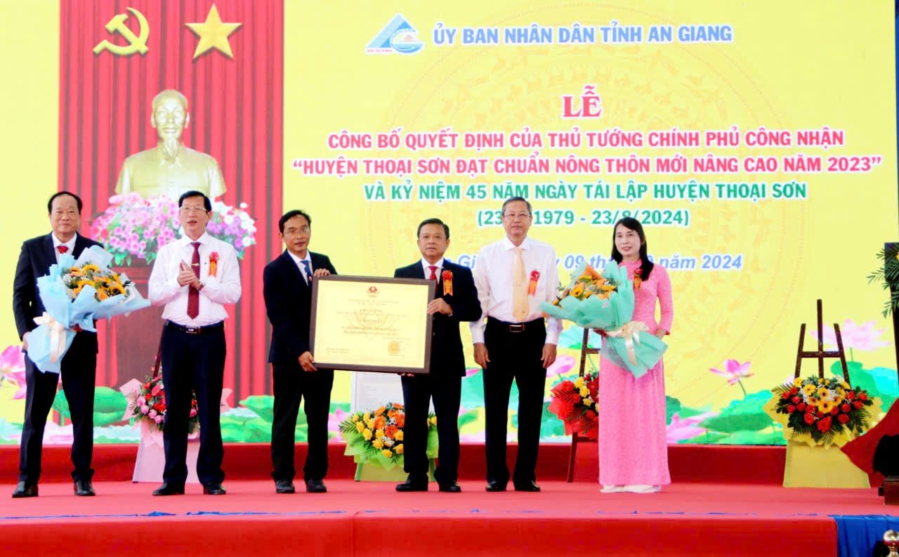 An Giang: Huyện Thoại Sơn đạt chuẩn nông thôn mới nâng cao - Ảnh 3.