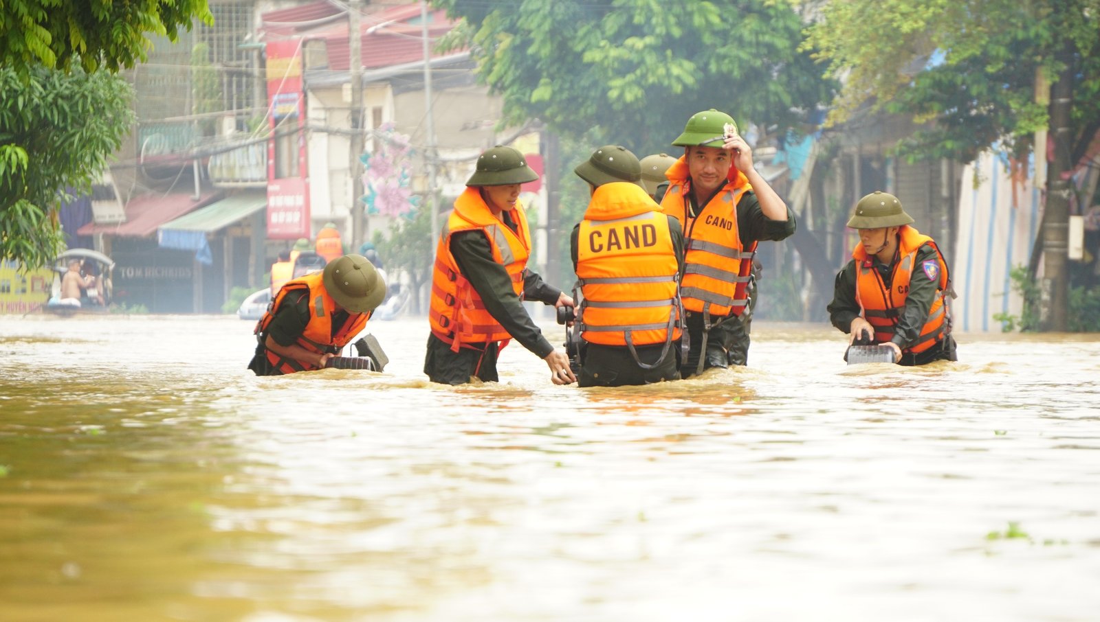 Em nhỏ kể lại phút giây thoát chết do rơi xuống nước sâu - Ảnh 3.