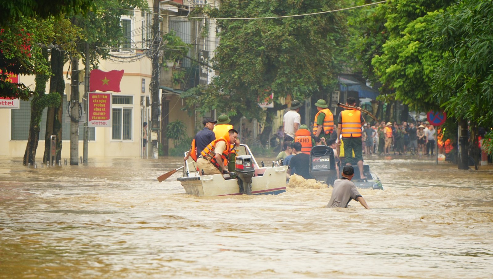 Em nhỏ kể lại phút giây thoát chết do rơi xuống nước sâu - Ảnh 20.