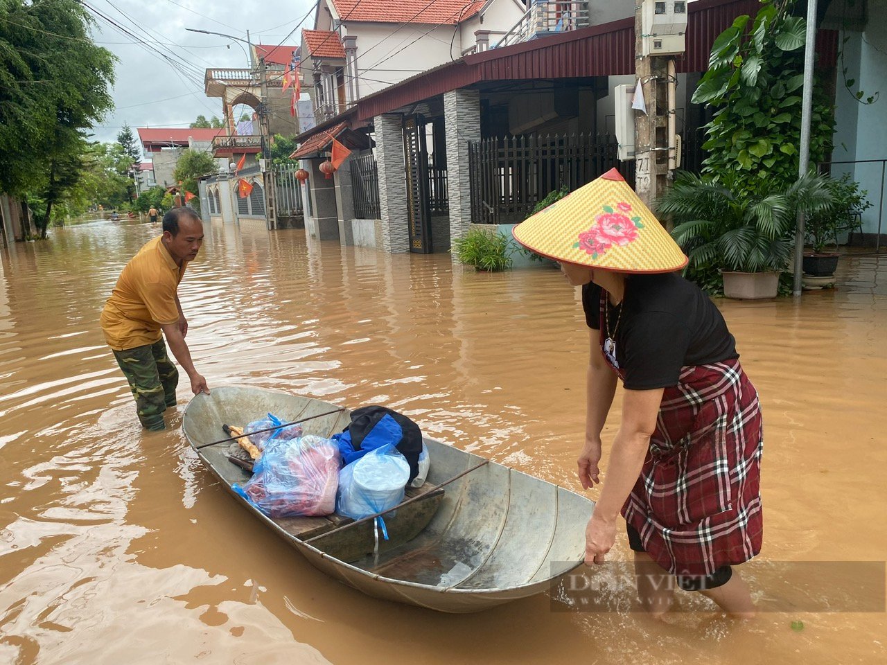 Người dân sống cạnh sông Lục Nam - Bắc Giang kể lại trận lũ kinh hoàng chưa từng có - Ảnh 4.