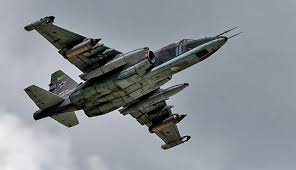 Cường kích Su-25 Nga tiêu diệt binh lính và khí tài của Ukraine ở khu vực Kursk - Ảnh 1.