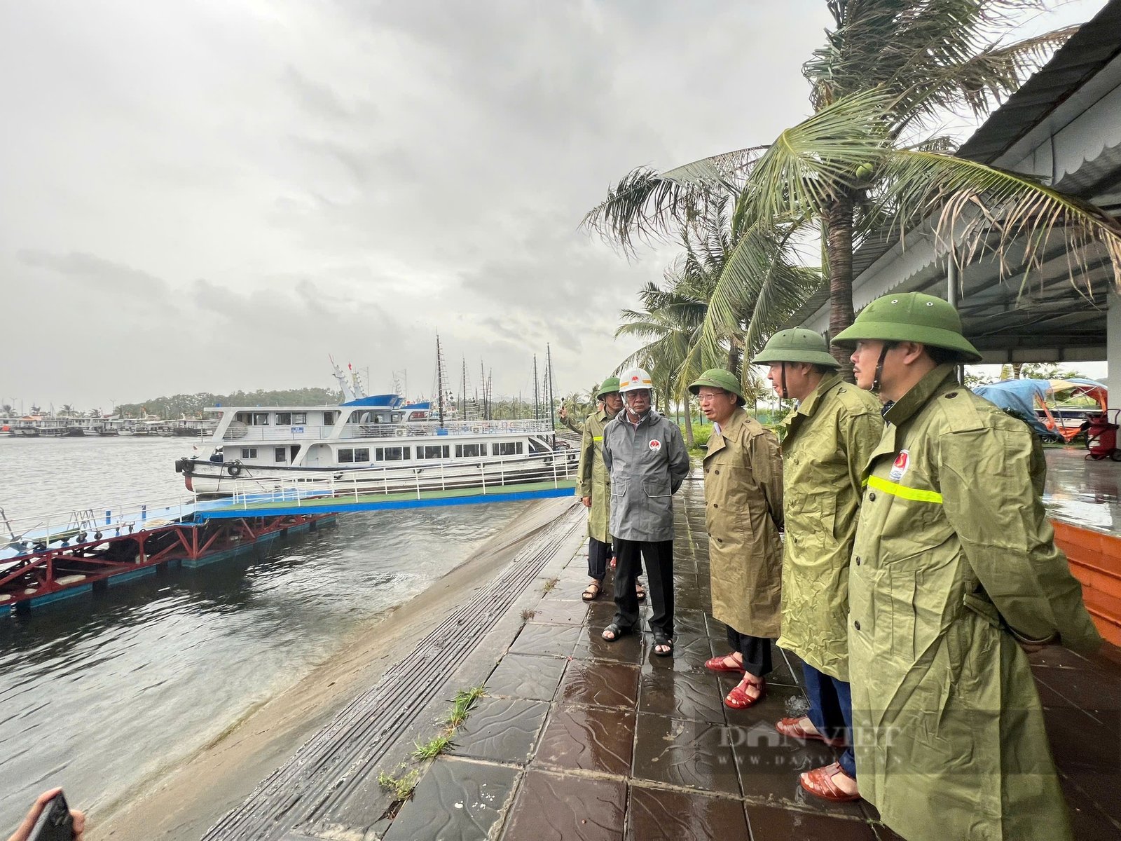 Phó Thủ tướng Trần Hồng Hà yêu cầu cơ quan khí tượng cập nhật liên tục diễn biến bão số 3- Ảnh 1.