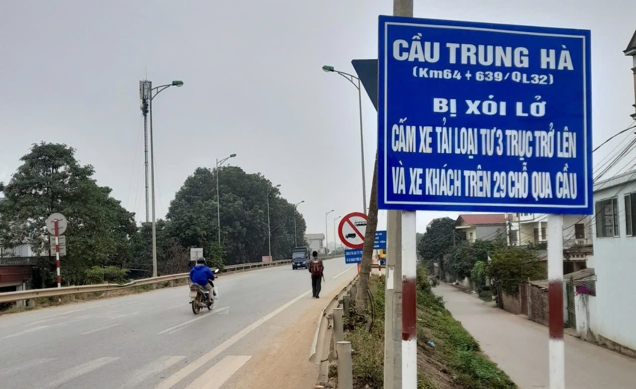 Sau sập cầu Phong Châu, phương tiện lưu thông thế nào khi cấm cầu Trung Hà nối Phú Thọ - Hà Nội?  - Ảnh 1.